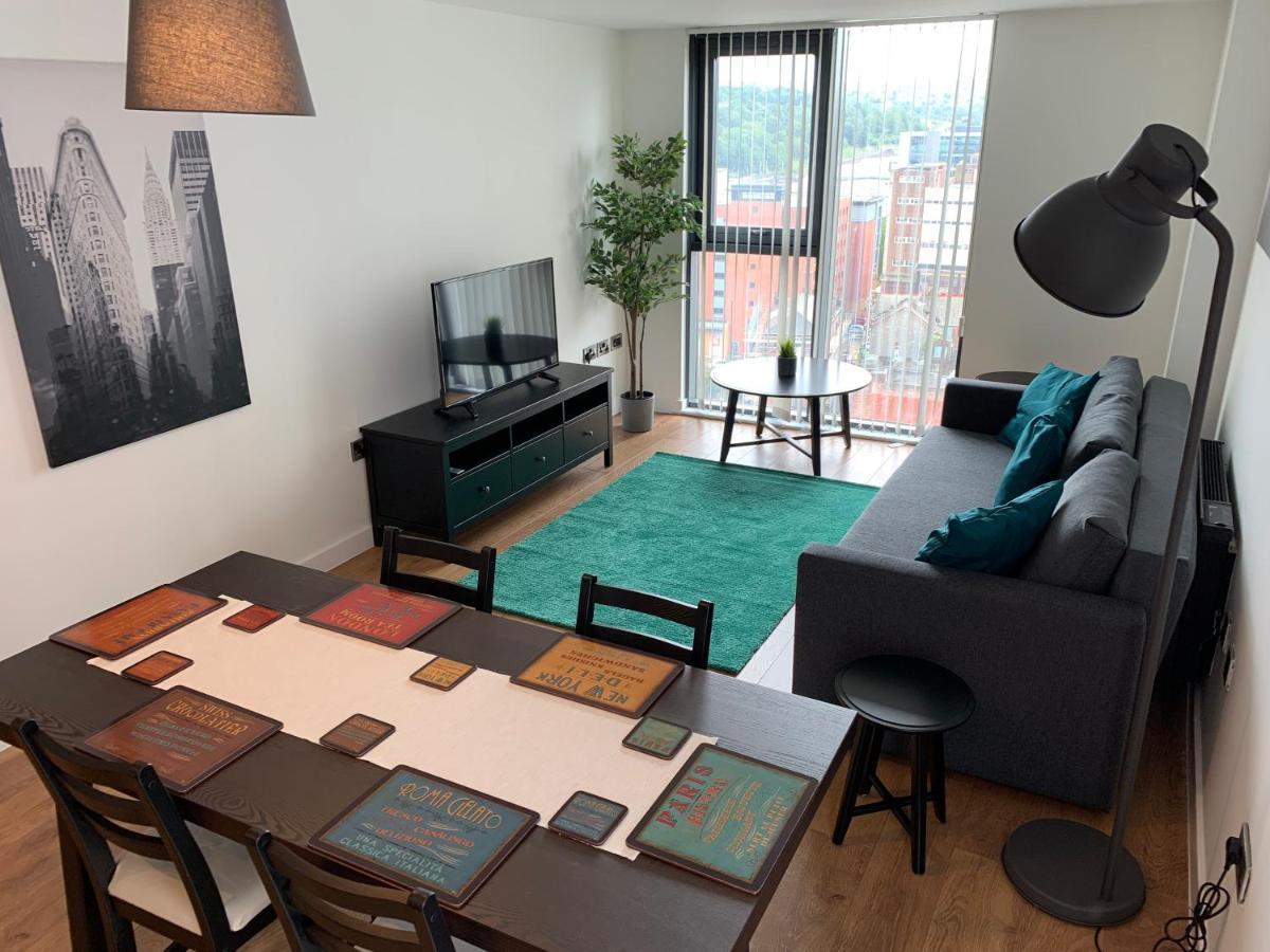 Live It Up In This 14Th Floor Open Plan Apartment With Amazing City Views, Sleeps Up To 6 People! *