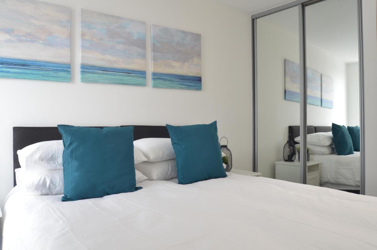 Live It Up In This 14Th Floor Open Plan Apartment With Amazing City Views, Sleeps Up To 6 People! *