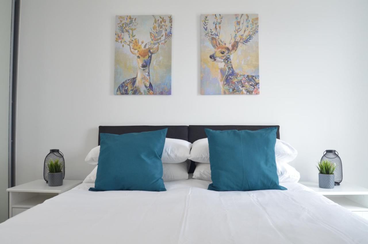 Apartment Live It Up In This 14Th Floor Open Plan Apartment With Amazing City Views, Sleeps Up To 6 People! *